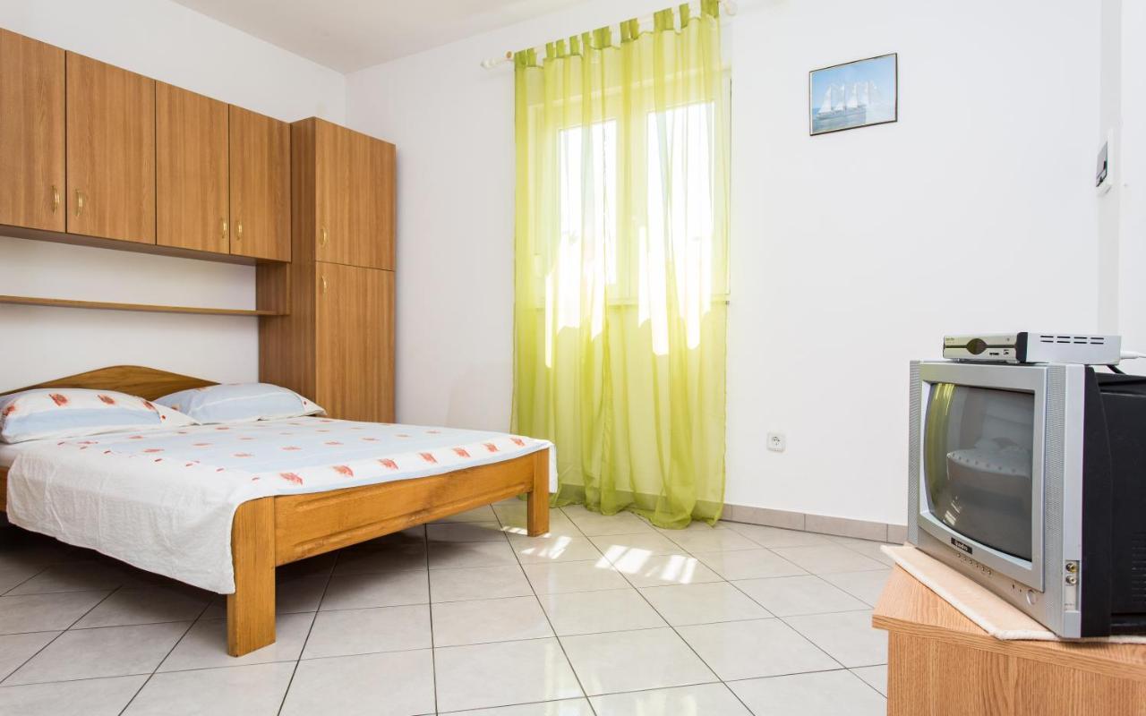 Apartman Justinic Šilo Екстериор снимка