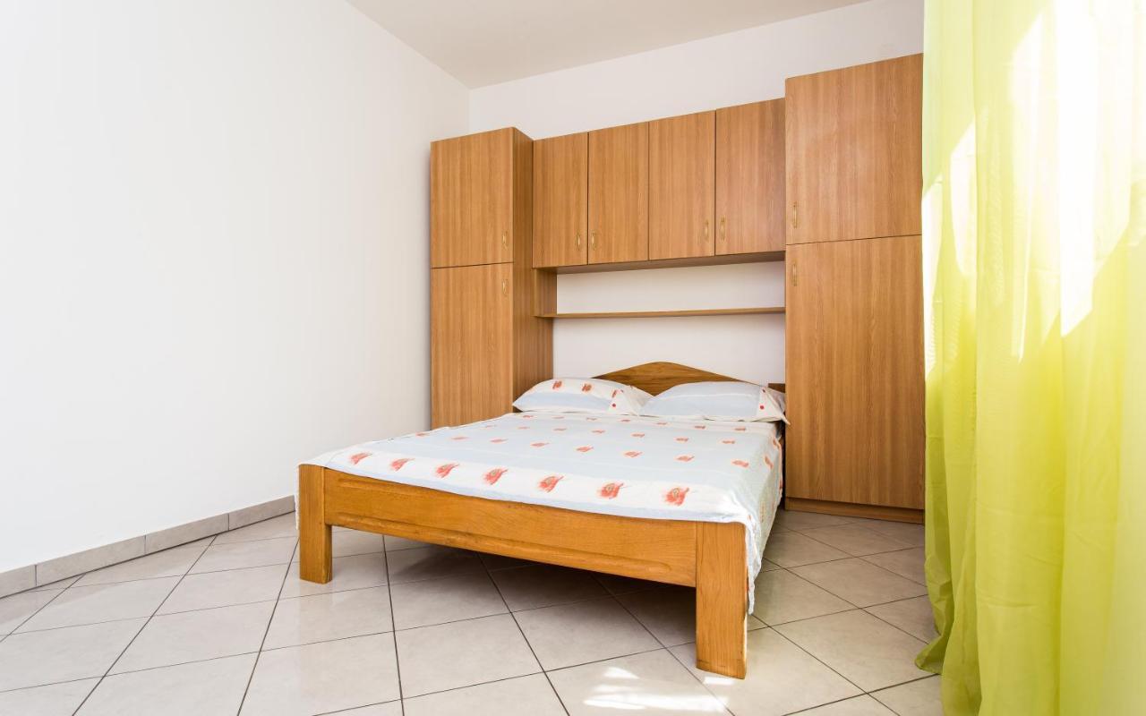 Apartman Justinic Šilo Екстериор снимка