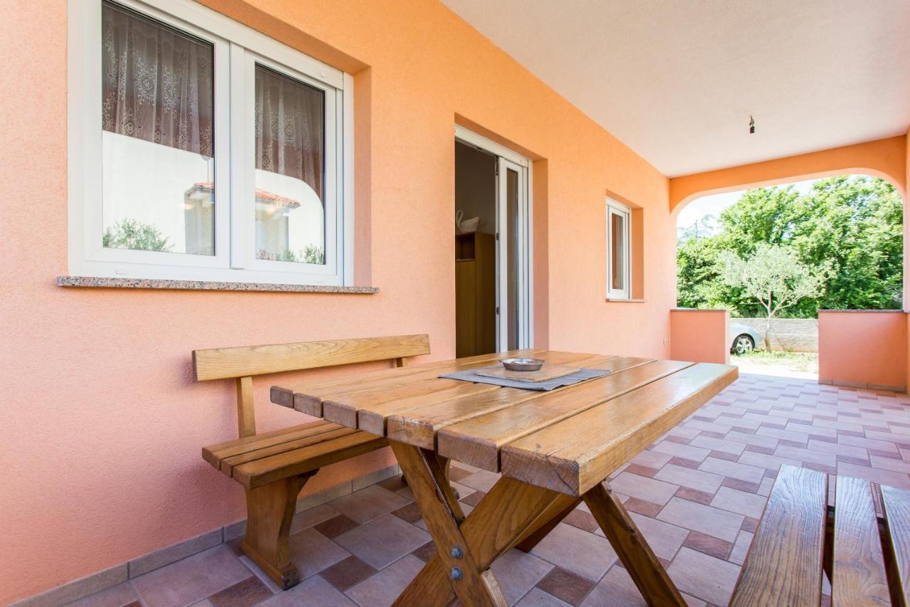 Apartman Justinic Šilo Екстериор снимка