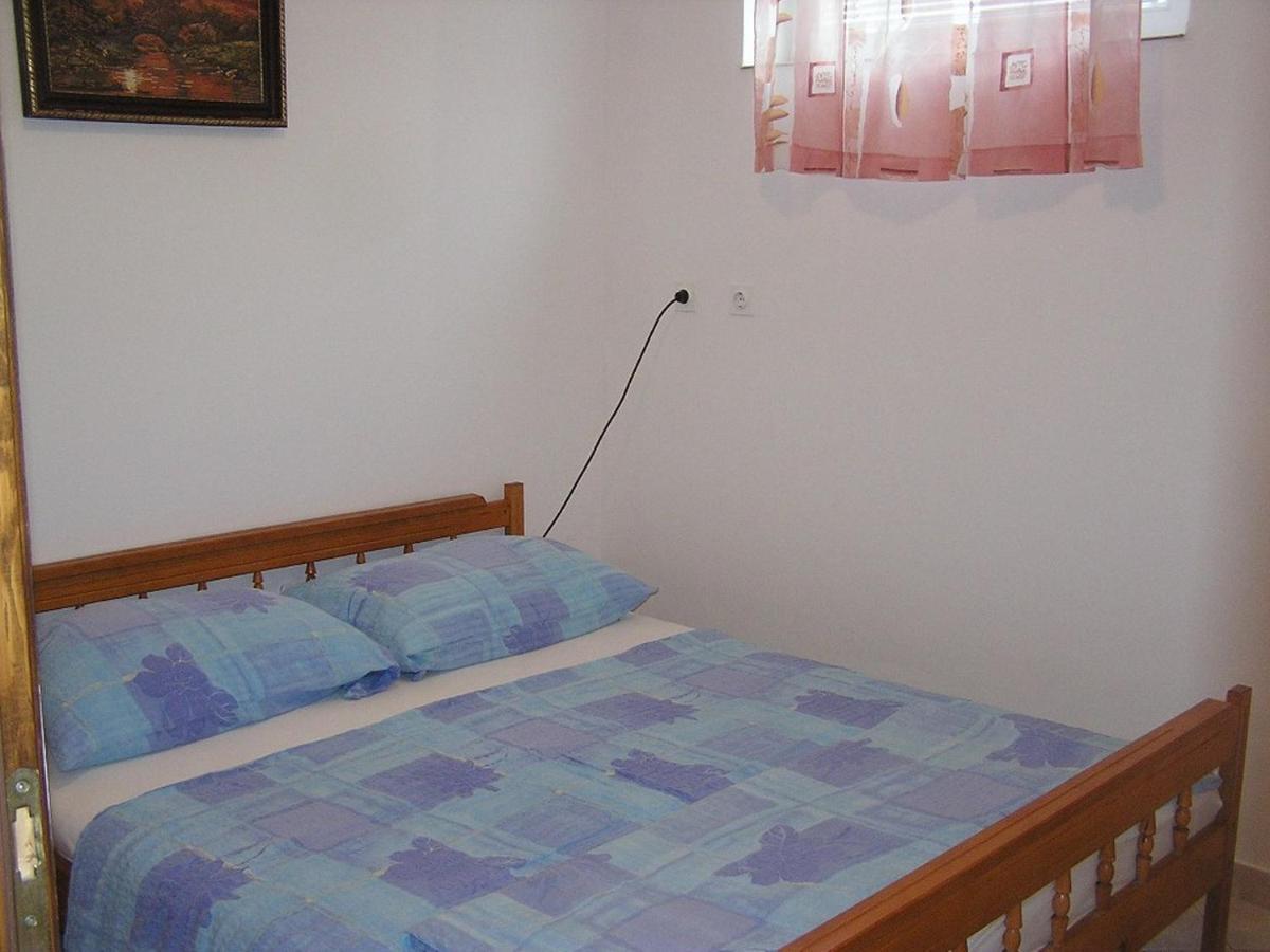 Apartman Justinic Šilo Екстериор снимка
