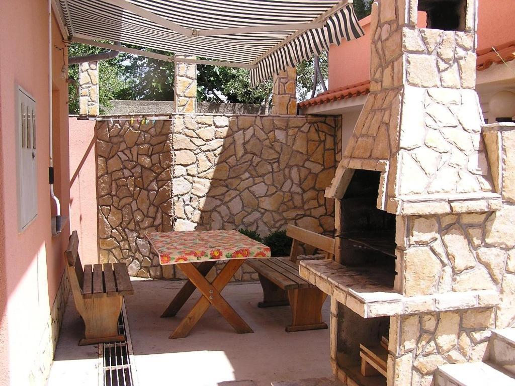 Apartman Justinic Šilo Екстериор снимка
