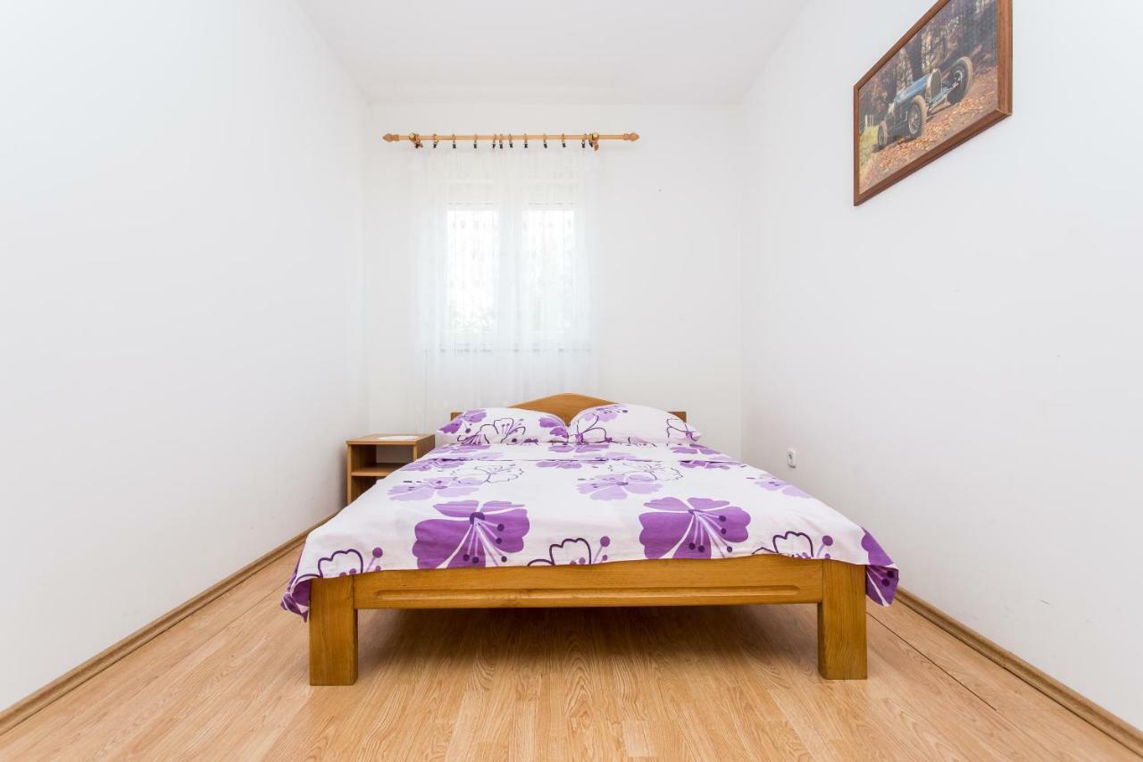 Apartman Justinic Šilo Екстериор снимка