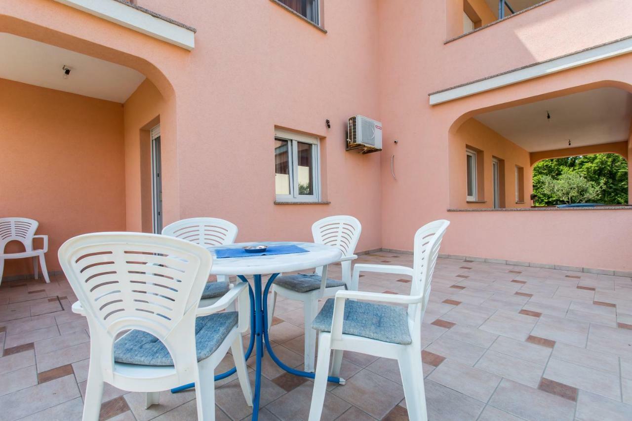 Apartman Justinic Šilo Екстериор снимка